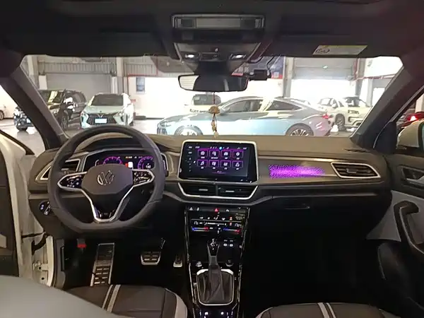 Volkswagen T-Roc 2024