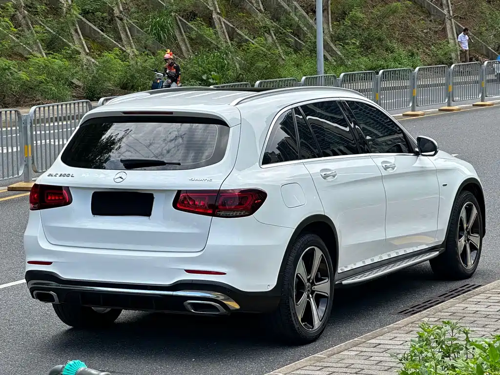 Mercedes-Benz GLC 2023