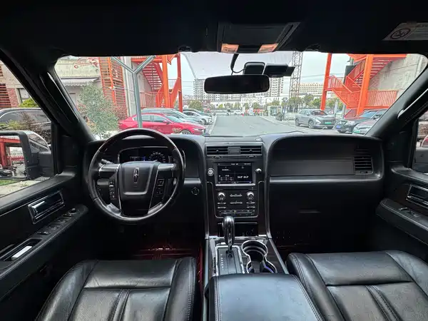 Lincoln Navigator 2016