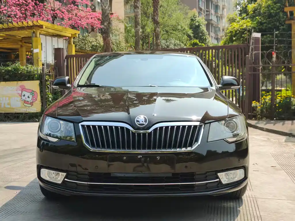 Skoda Superb 2013 — фото 2