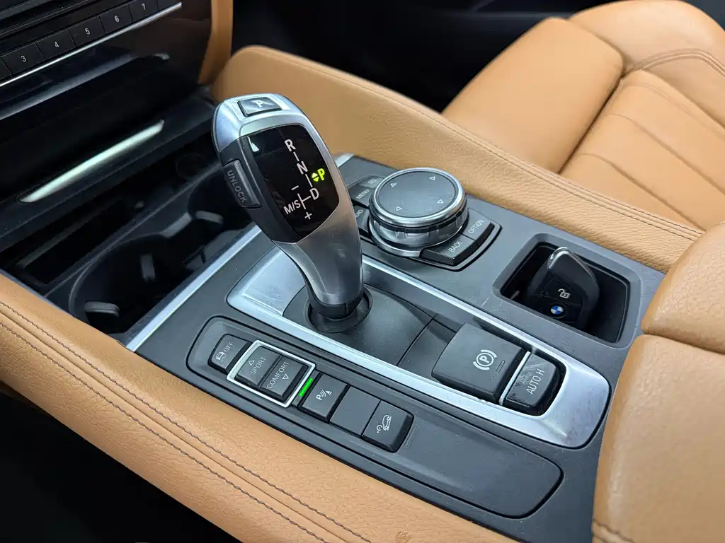 BMW X6 2016 — фото 17