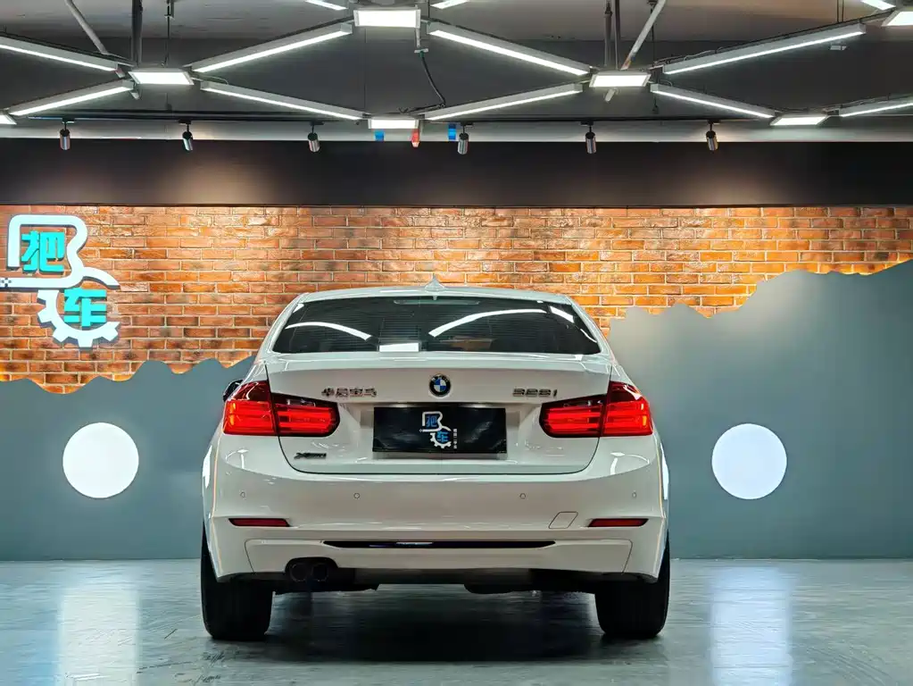 BMW 3 Series 2015 — фото 28