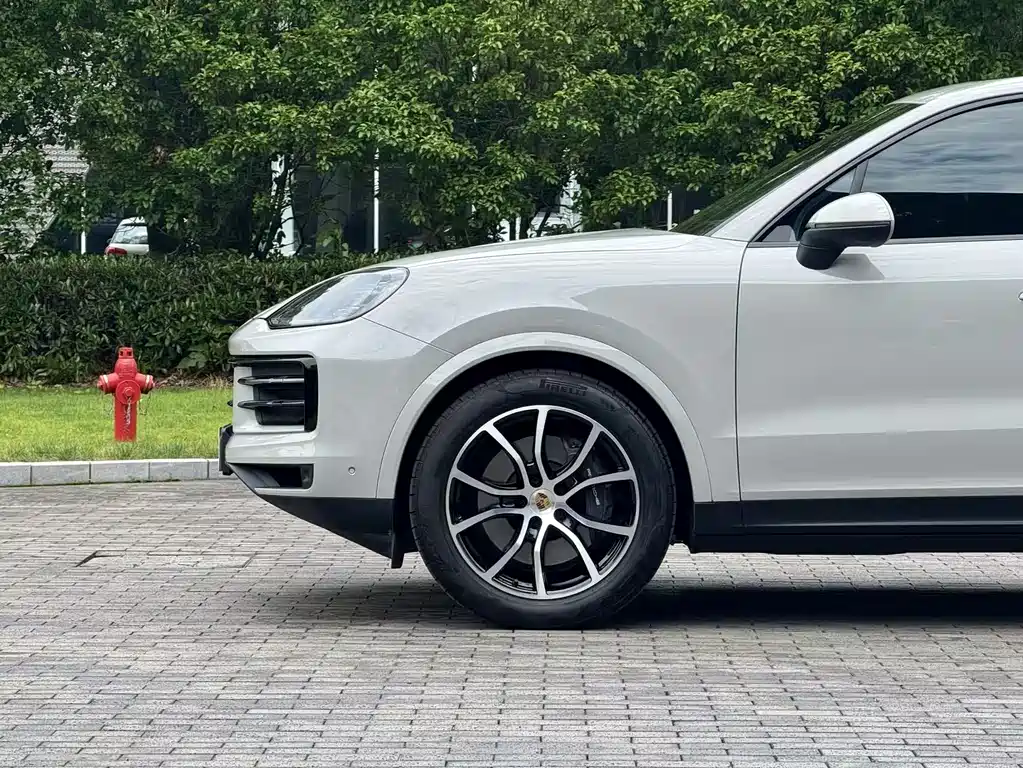 Porsche Cayenne 2024 — фото 3