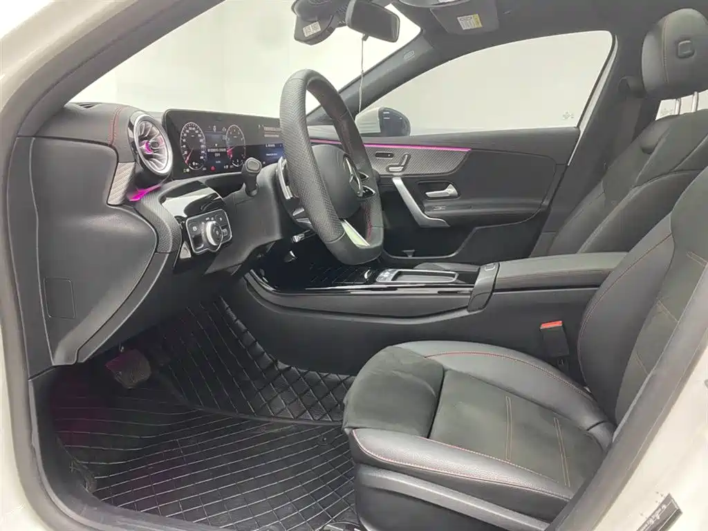 Mercedes-Benz A-Class 2025 — фото 17