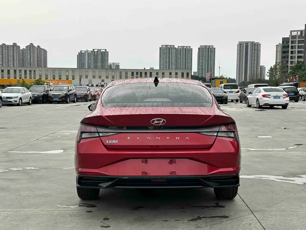 Hyundai Elantra 2022