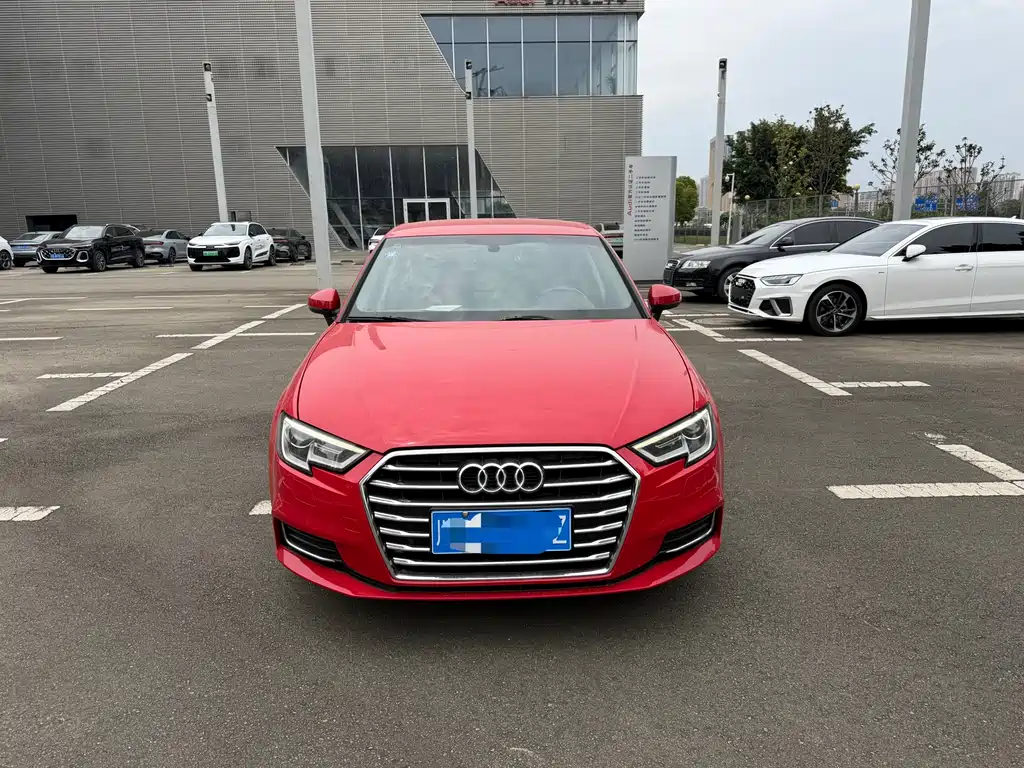 Audi A3 2019 — фото 2