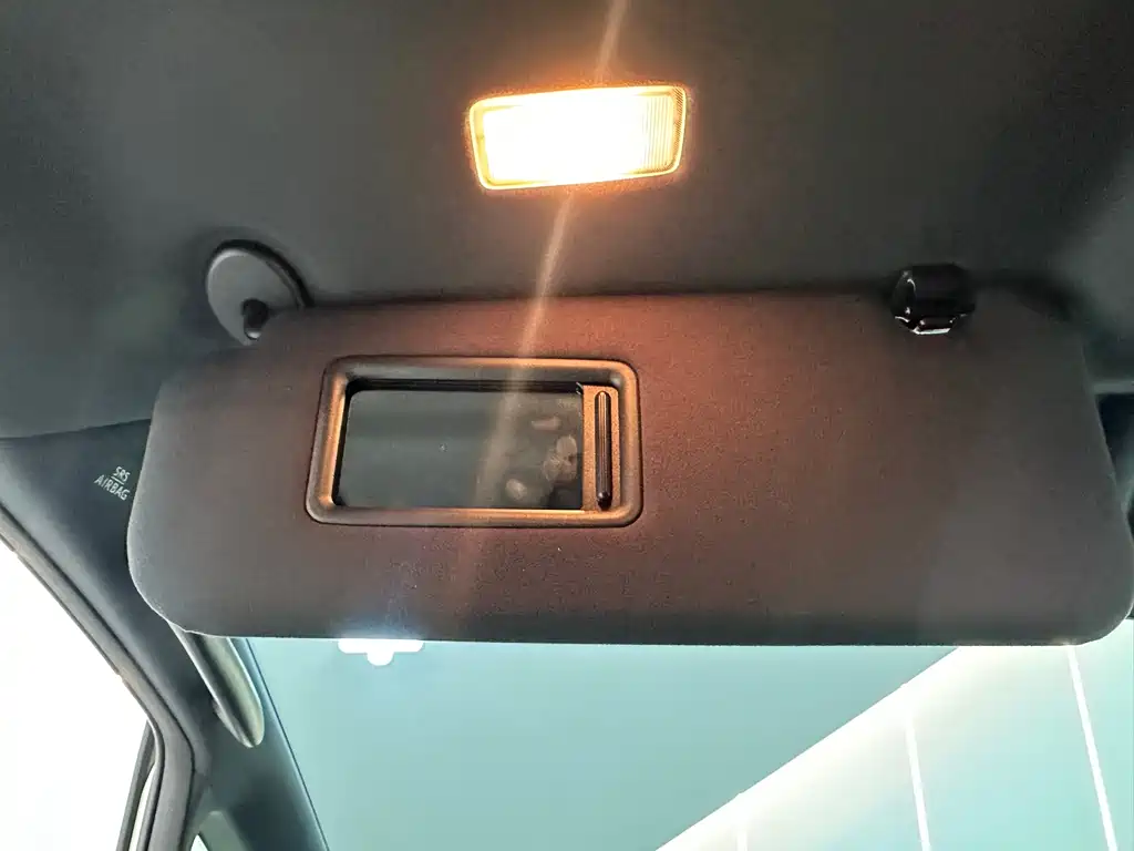 Lexus LM 2021 — фото 15