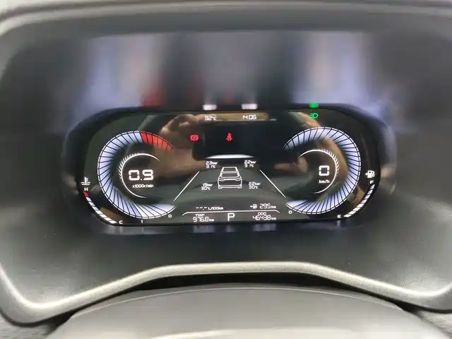 Geely Emgrand 2022