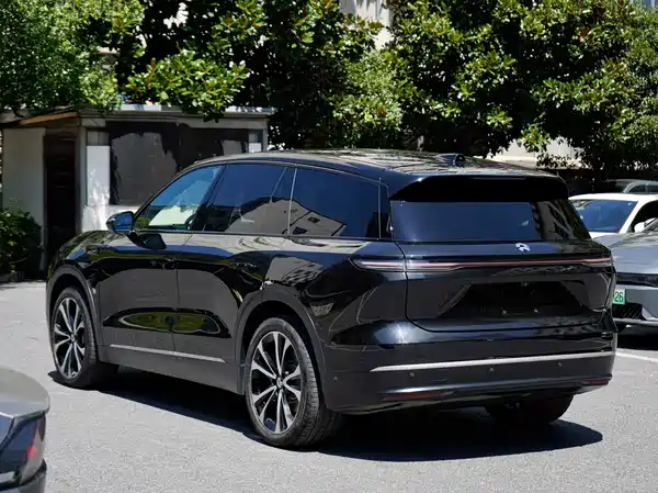 NIO ES8 2023