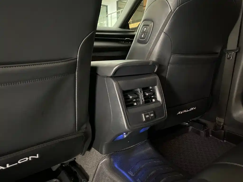 Toyota Avalon 2023 — фото 16