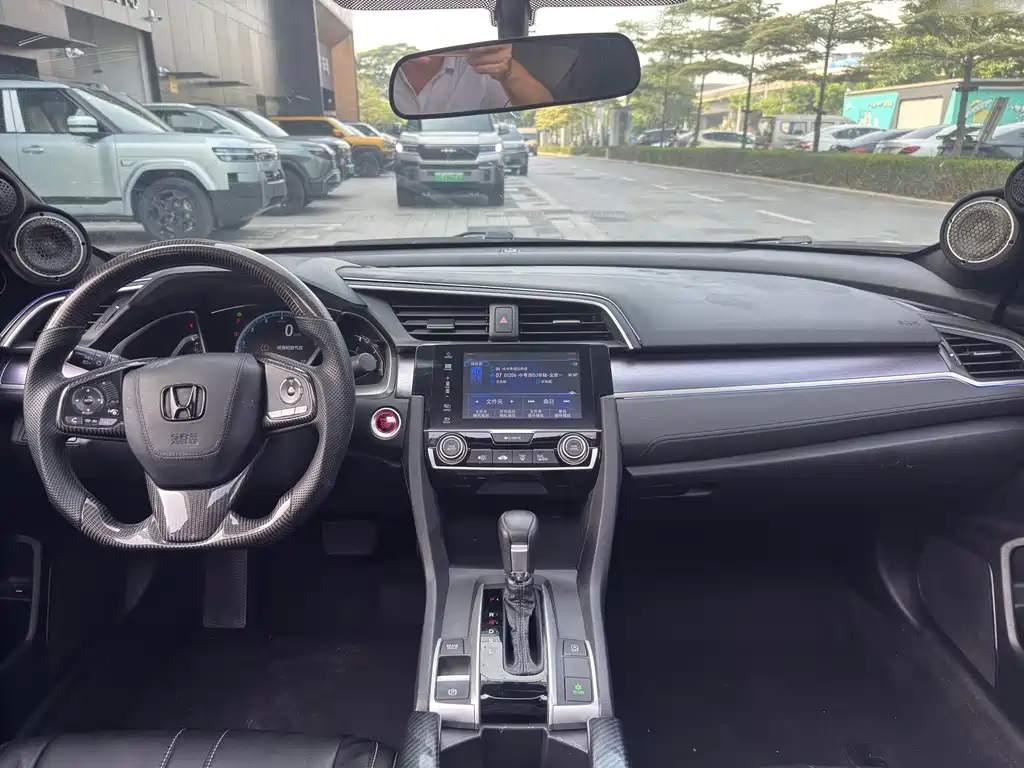 Honda Civic 2017 — фото 11