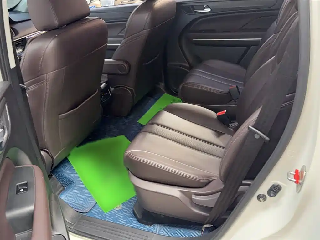 GAC Motor Trumpchi M6 2019 — фото 15
