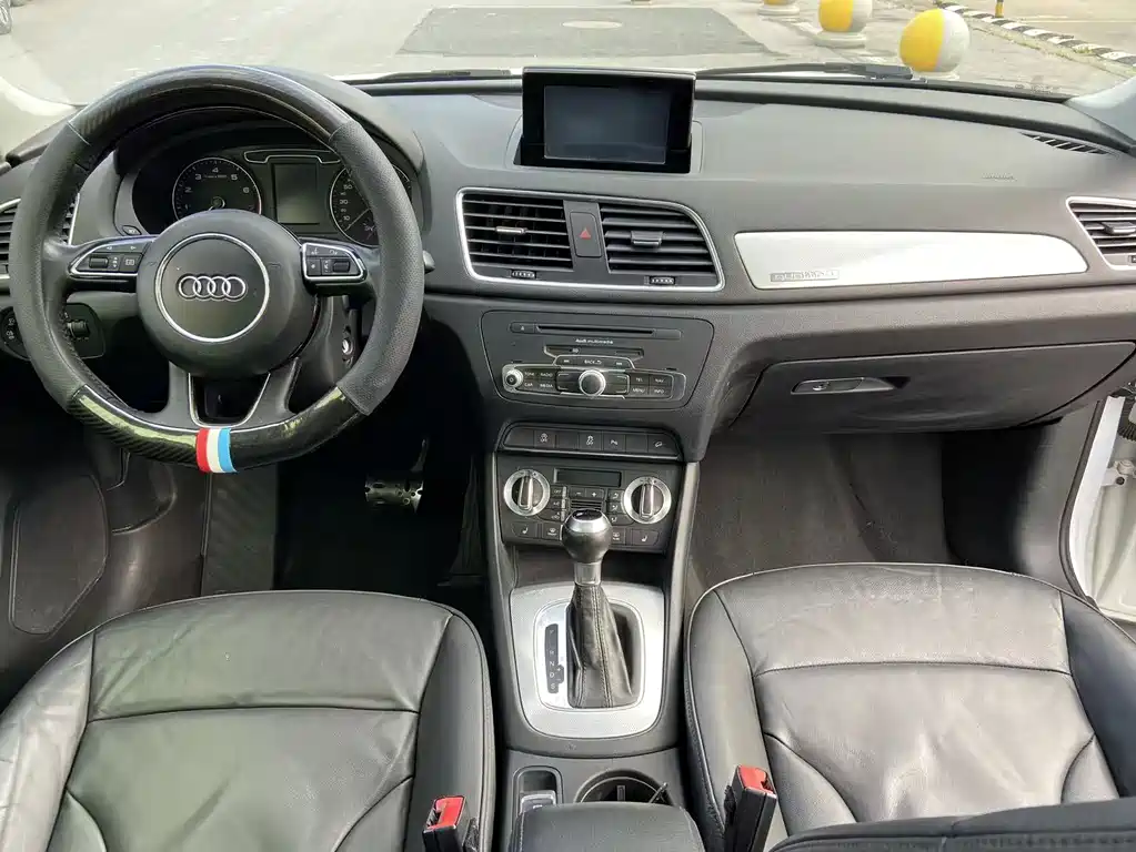 Audi Q3 2014 — фото 11