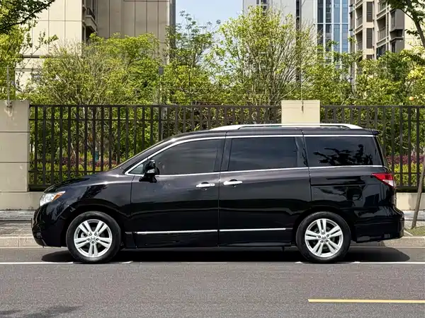 Nissan Quest 2015