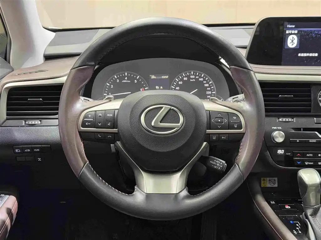 Lexus RX 2022 — фото 19
