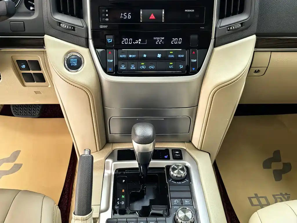 Toyota Land Cruiser 2019 — фото 18