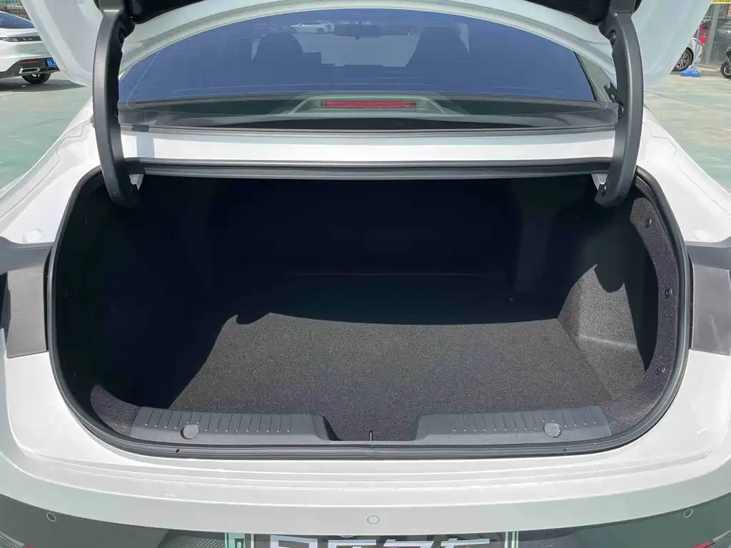 Changan Eado PHEV 2026 — фото 13