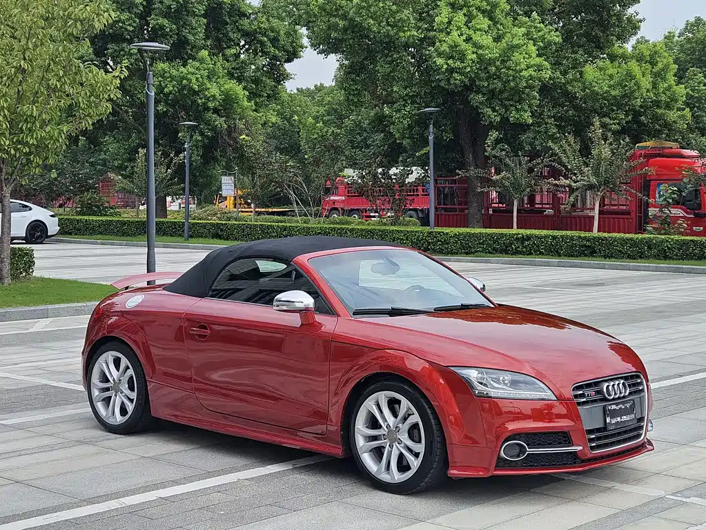 Audi TTS 2015 — фото 10