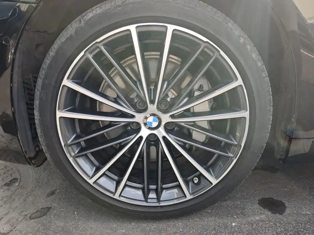 BMW 5 Series 2022 — фото 11