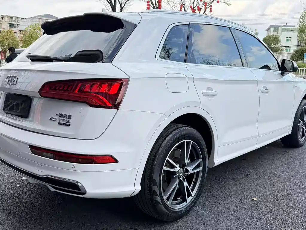 Audi Q5L 2019 — фото 11