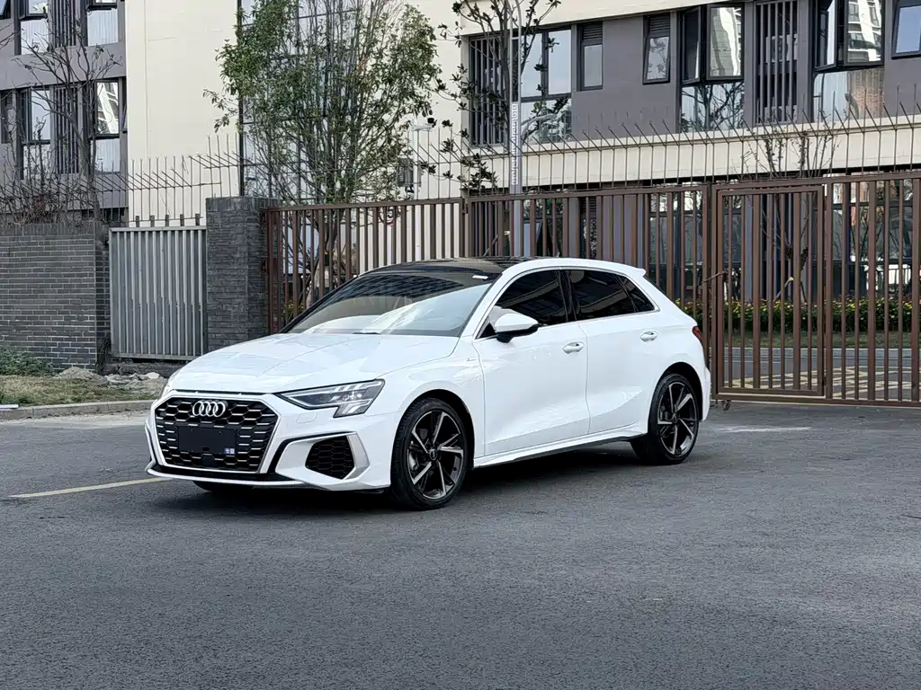 Audi A3 2023 — фото 1