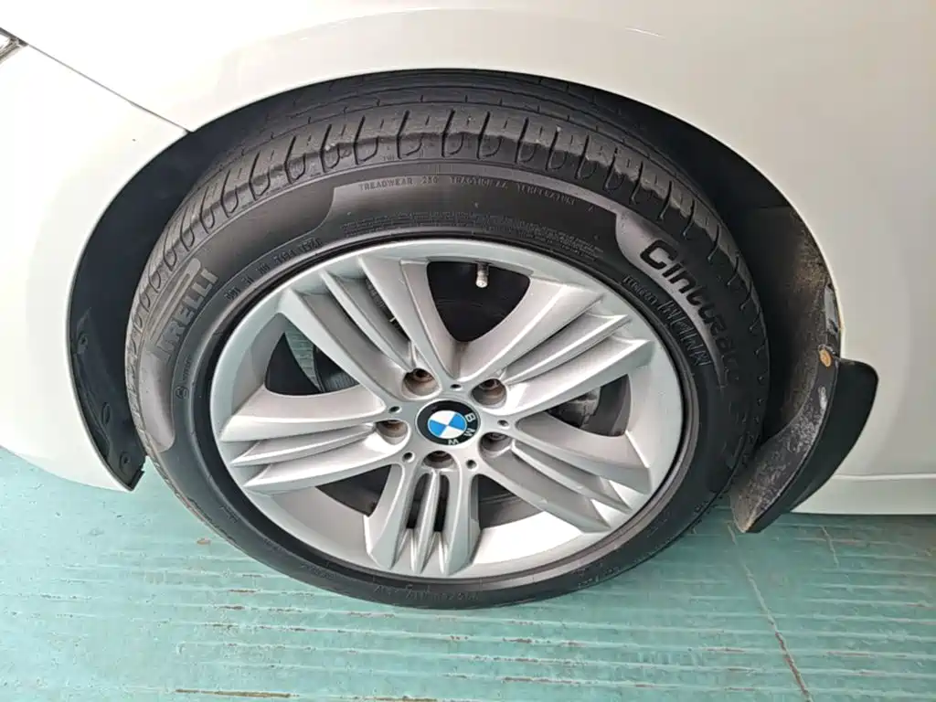 BMW 3 Series 2017 — фото 25
