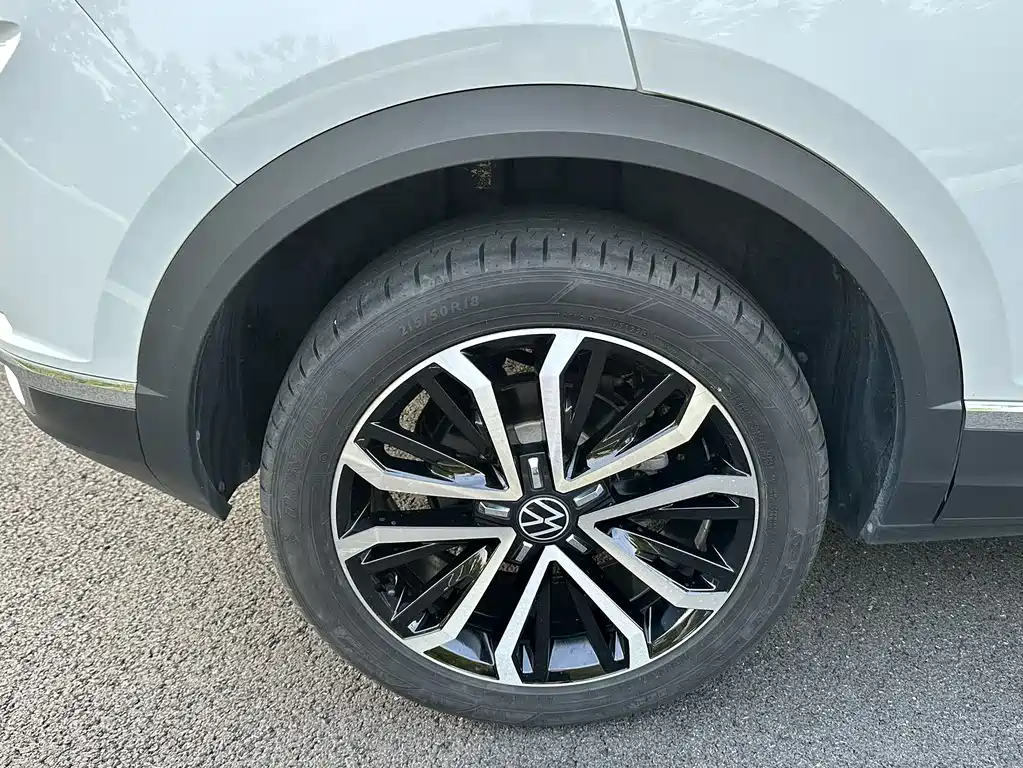 Volkswagen T-Roc 2023 — фото 13