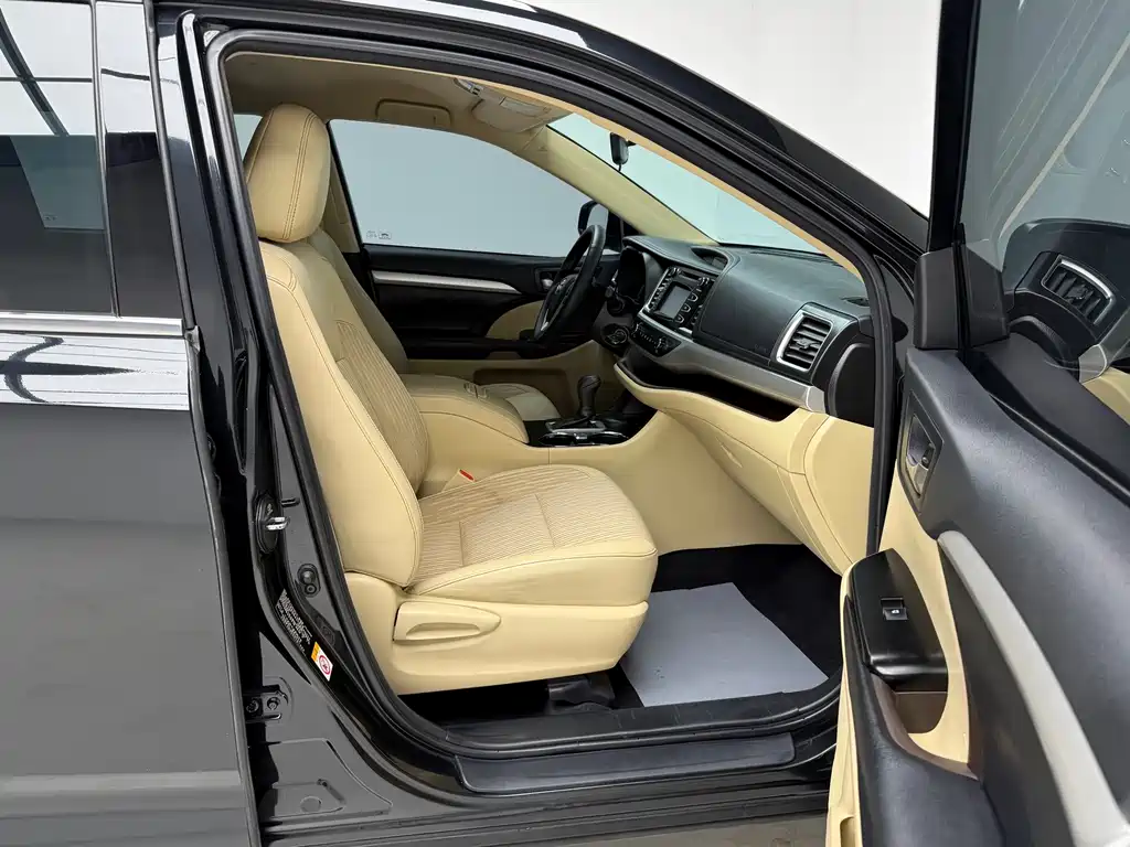 Toyota Highlander 2019 — фото 11