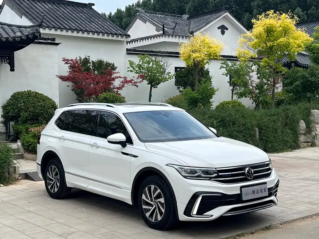 Volkswagen Tiguan L PHEV 2022 — фото 3
