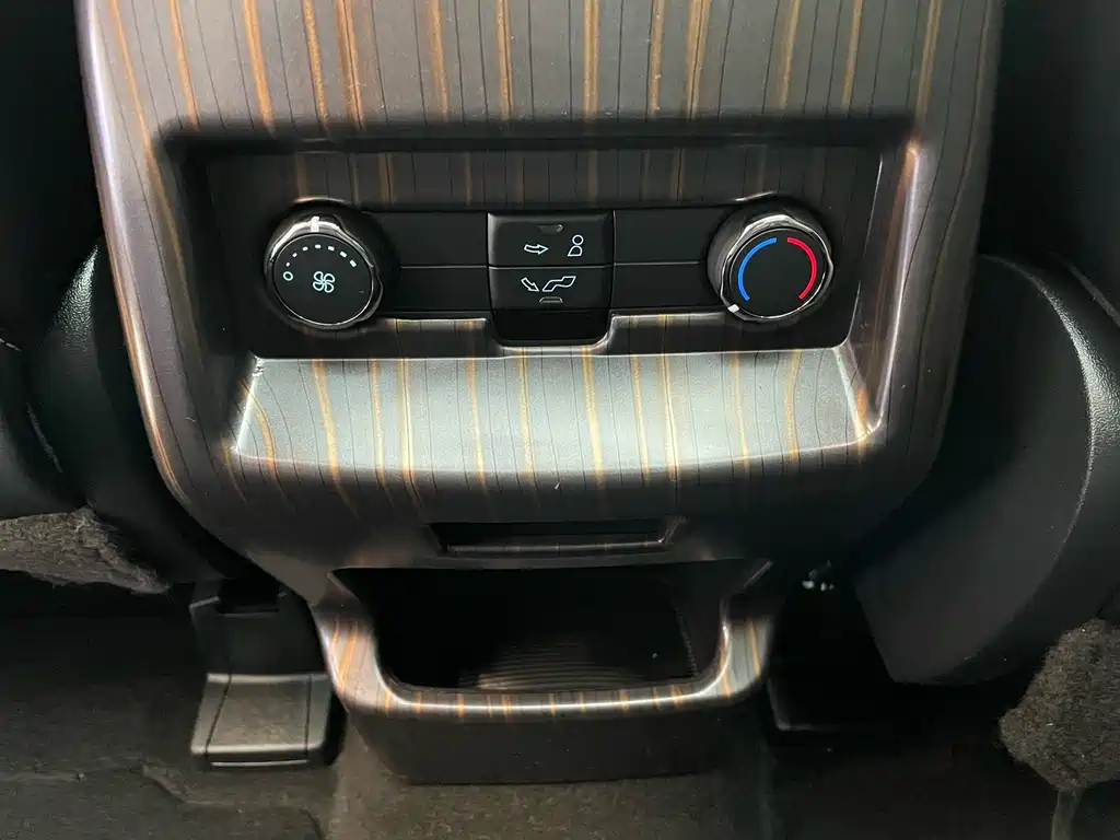 Ford Edge 2022 — фото 14