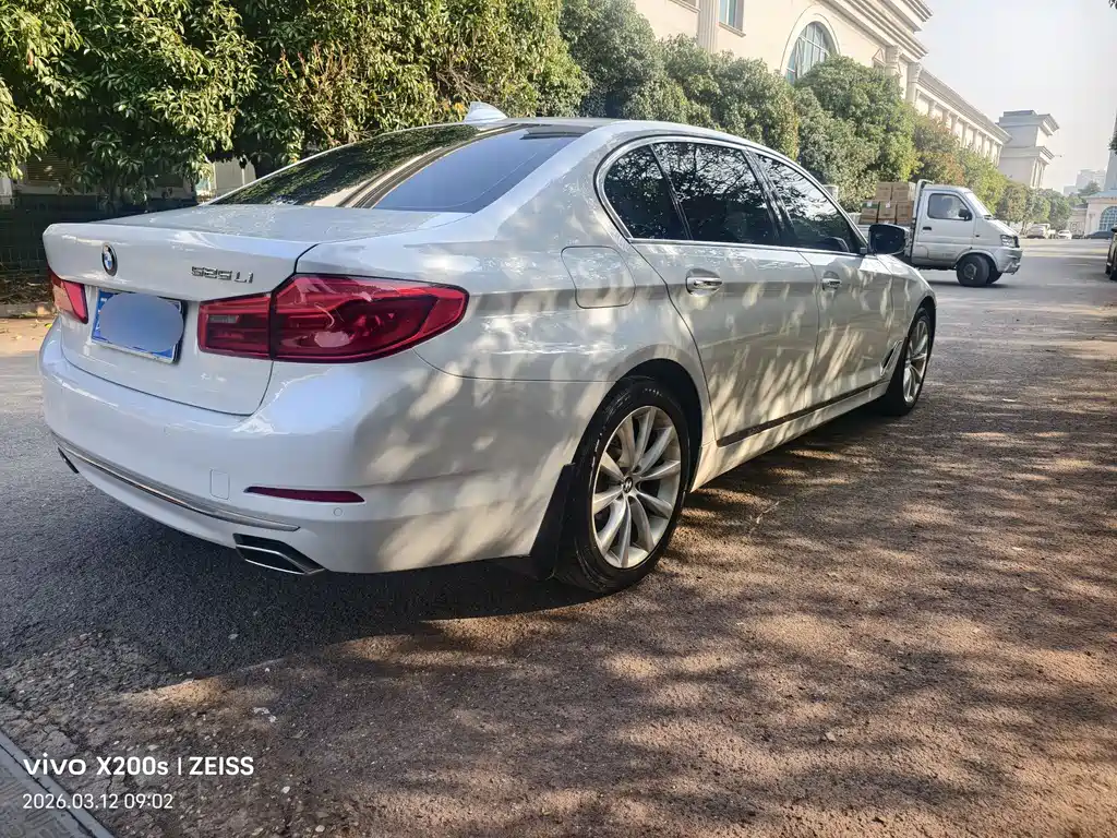 BMW 5 Series 2018 — фото 7