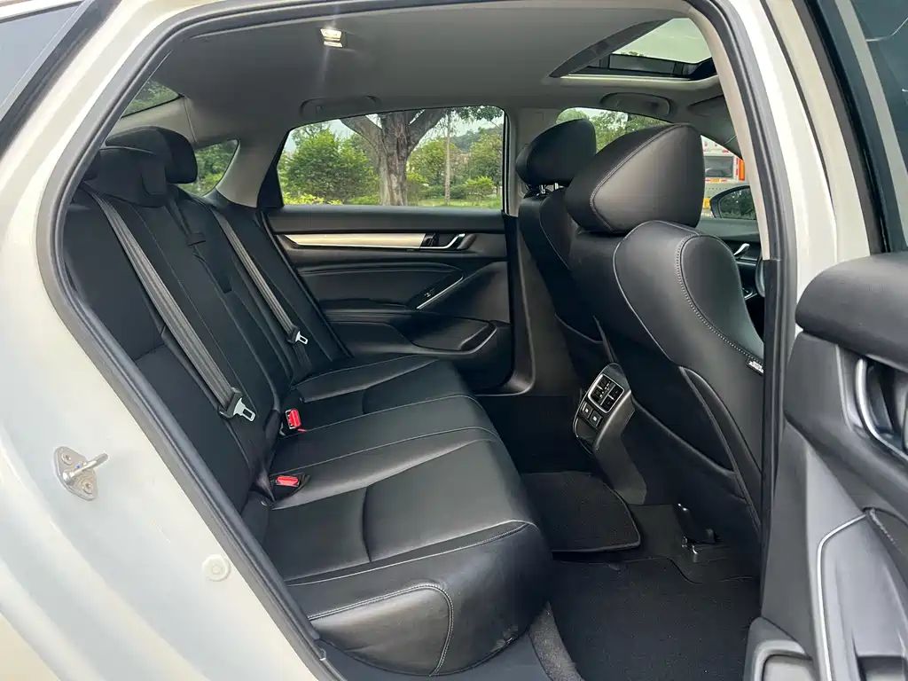 Honda Accord 2022 — фото 14