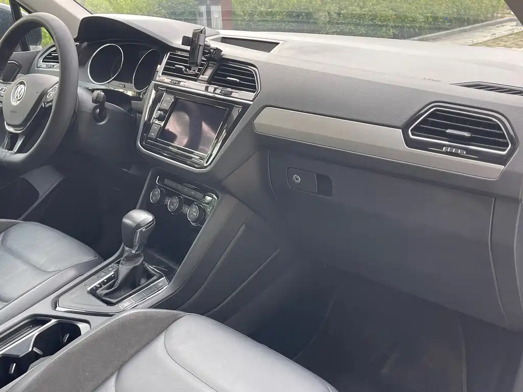 Volkswagen Tiguan L 2019 — фото 18