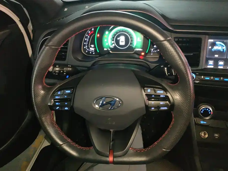 Hyundai Elantra 2020 — фото 15