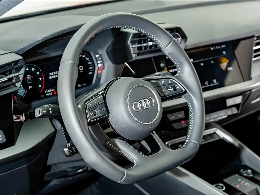 Audi A3 2021 — фото 10