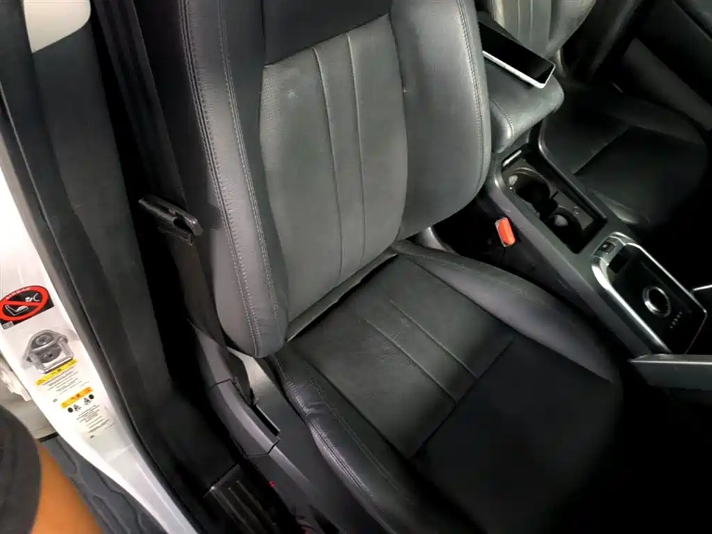 Land Rover Discovery Sport 2019 — фото 25