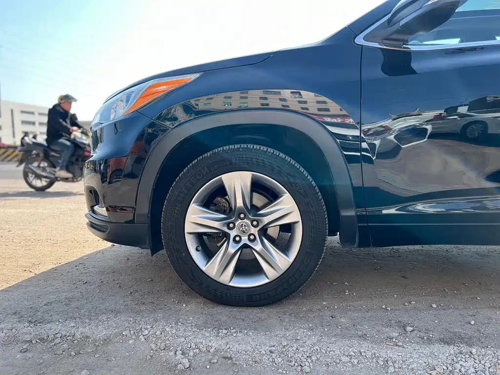 Toyota Highlander 2015 — фото 26