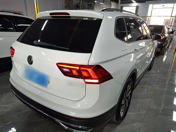 Volkswagen Tiguan L 2023
