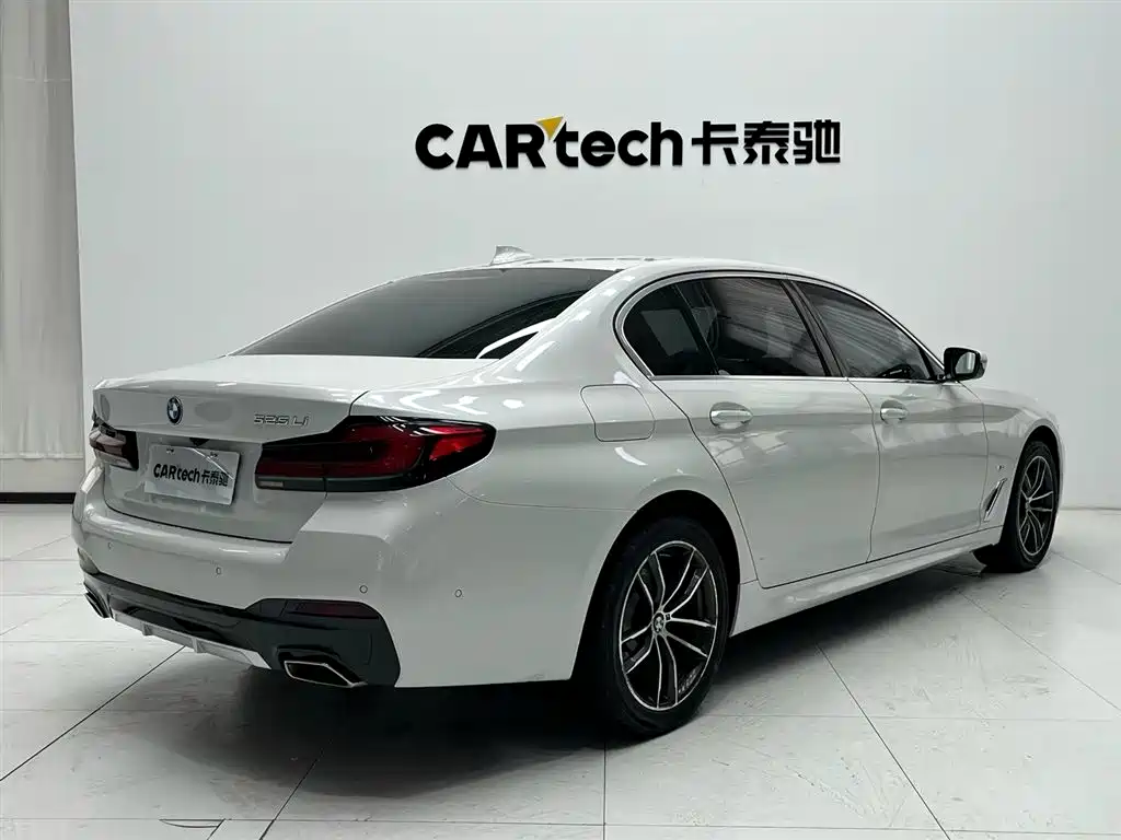 BMW 5 Series 2021 — фото 12