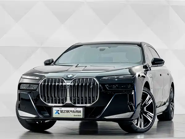 BMW i7 2025