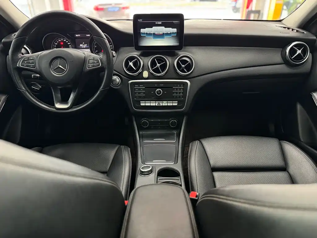Mercedes-Benz GLA 2017 — фото 7