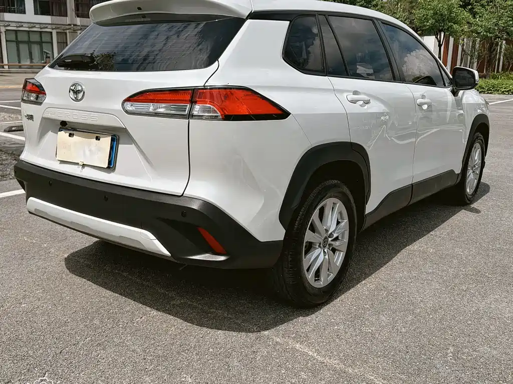 Toyota Corolla Cross 2024 — фото 17