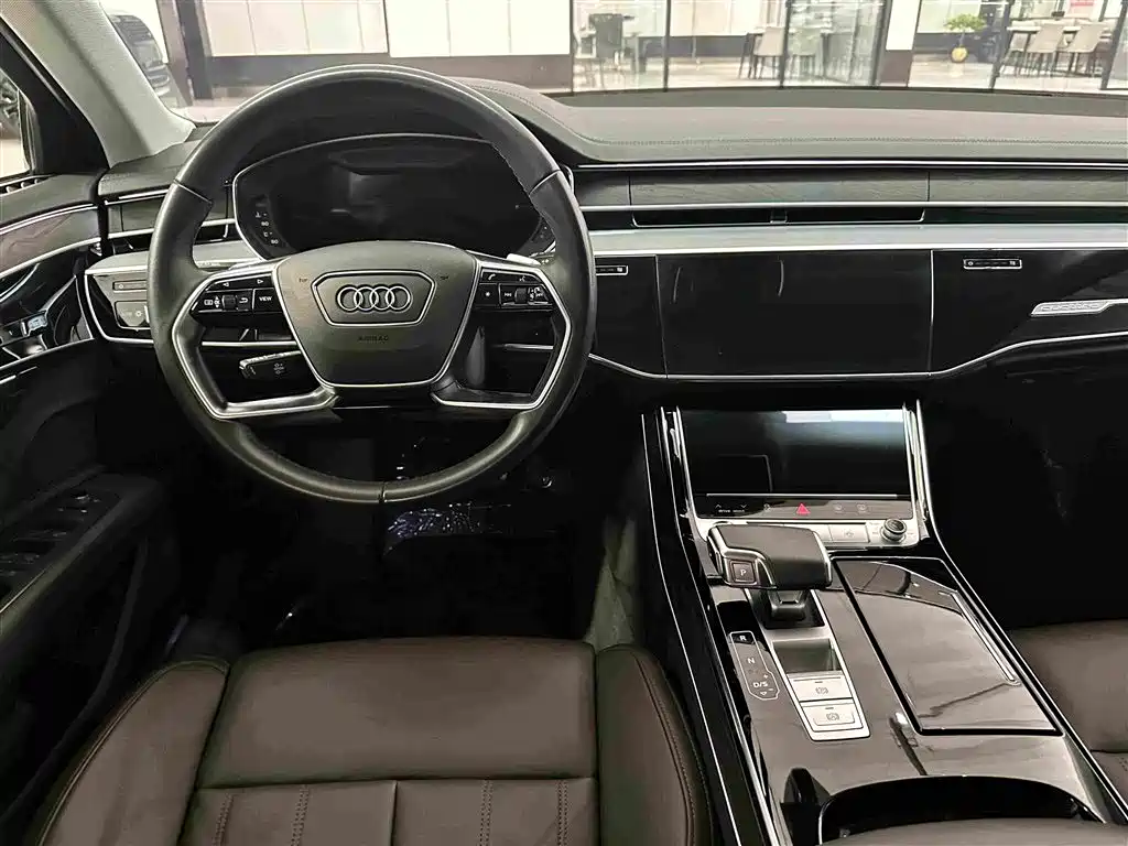 Audi A8 2023 — фото 13
