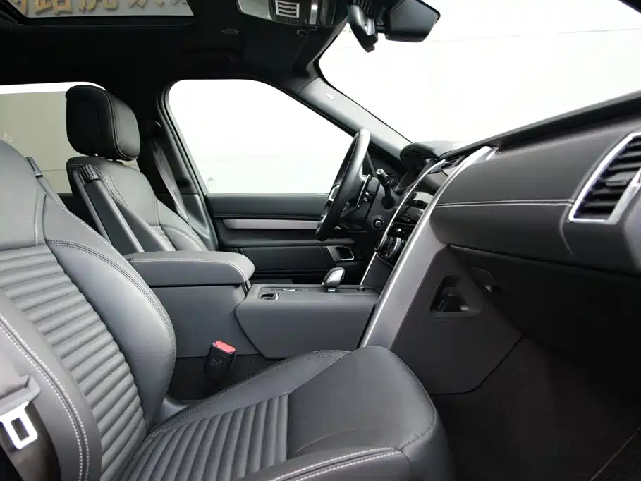 Land Rover Discovery 2025 — фото 12
