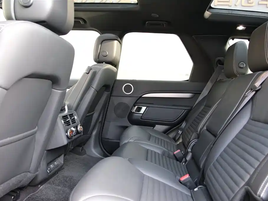 Land Rover Discovery 2025 — фото 13