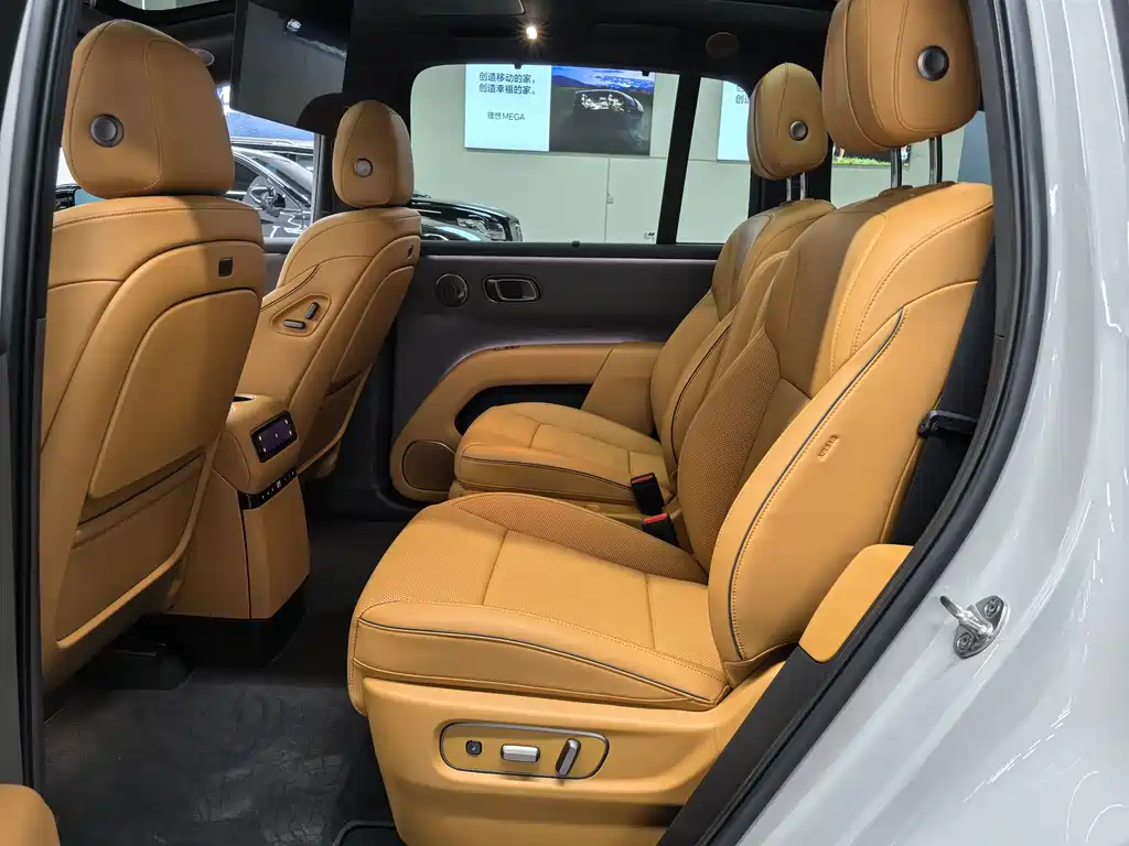 Li Auto i8 2025 — фото 13
