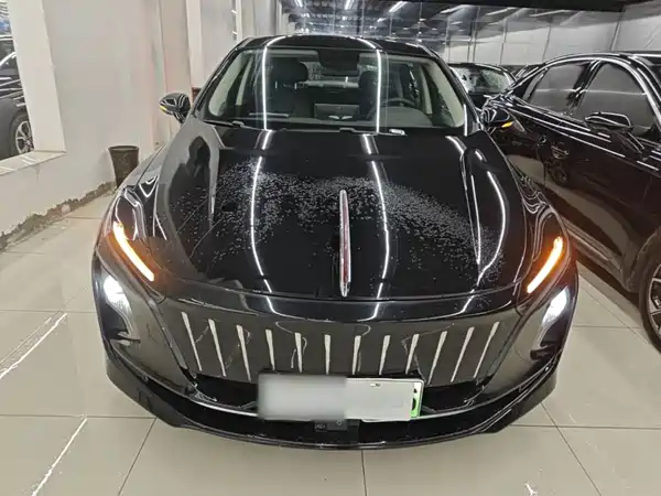 Hongqi E-QM5 2024