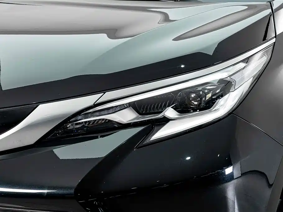 Toyota Sienna 2023 — фото 4