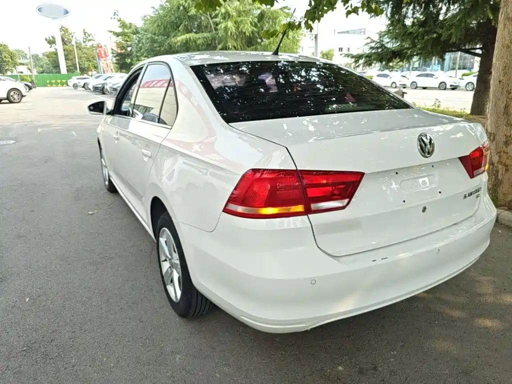 Volkswagen Santana 2015