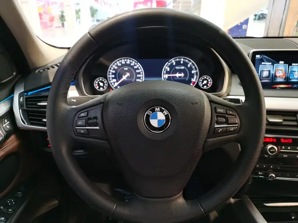 BMW X5 2018 — фото 6